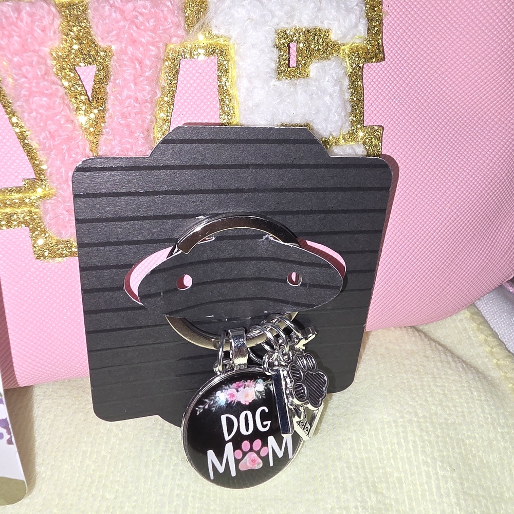 Pink 'LOVE' Cosmetic Pouch with Dog-Themed Accessories - Picture 4 of 9